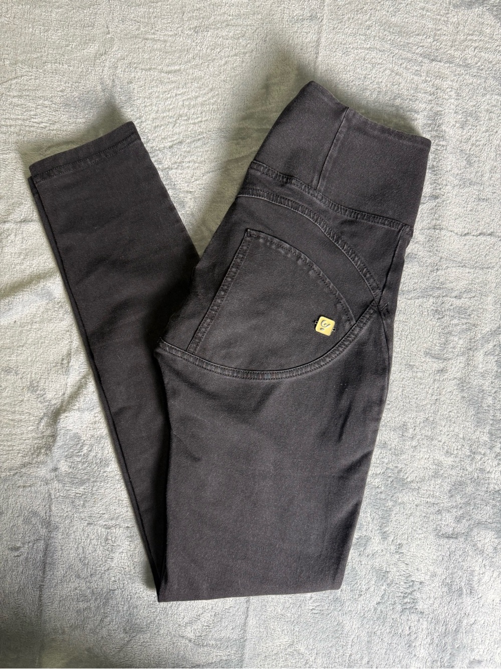 Freddy Women's Skinny Jeans in Black size 4